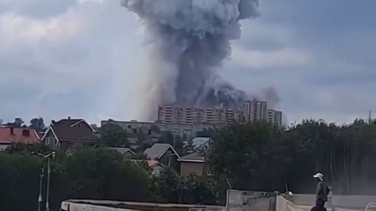 Esplosione in una fabbrica vicino Mosca, a Sergiev Posad | video