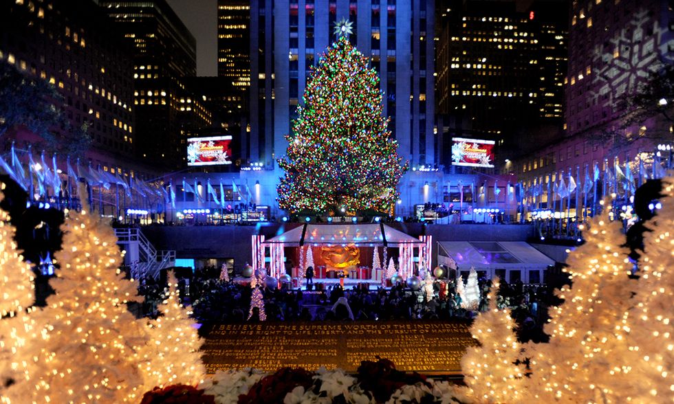 Rockefeller Center Natale.New York Illuminato L Albero Di Natale Del Rockefeller Center Panorama