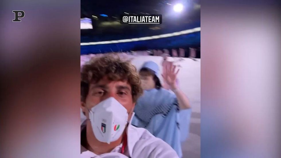 Olimpiadi, cerimonia d'apertura: la sfilata dell'Italia  | video