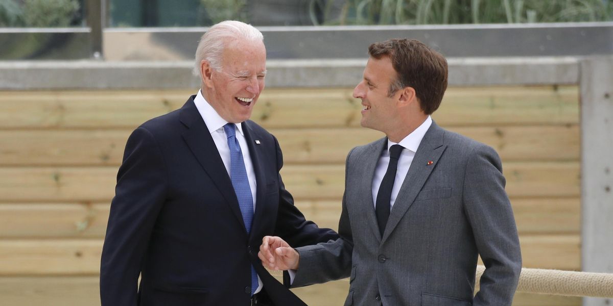 Les sous-marins font se battre Biden et Macron