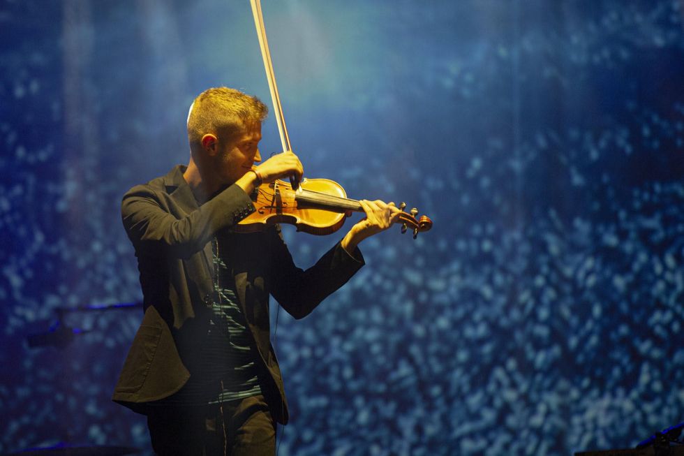 Federico Mecozzi: un violino magico nel video di Desert Dance - Anteprima