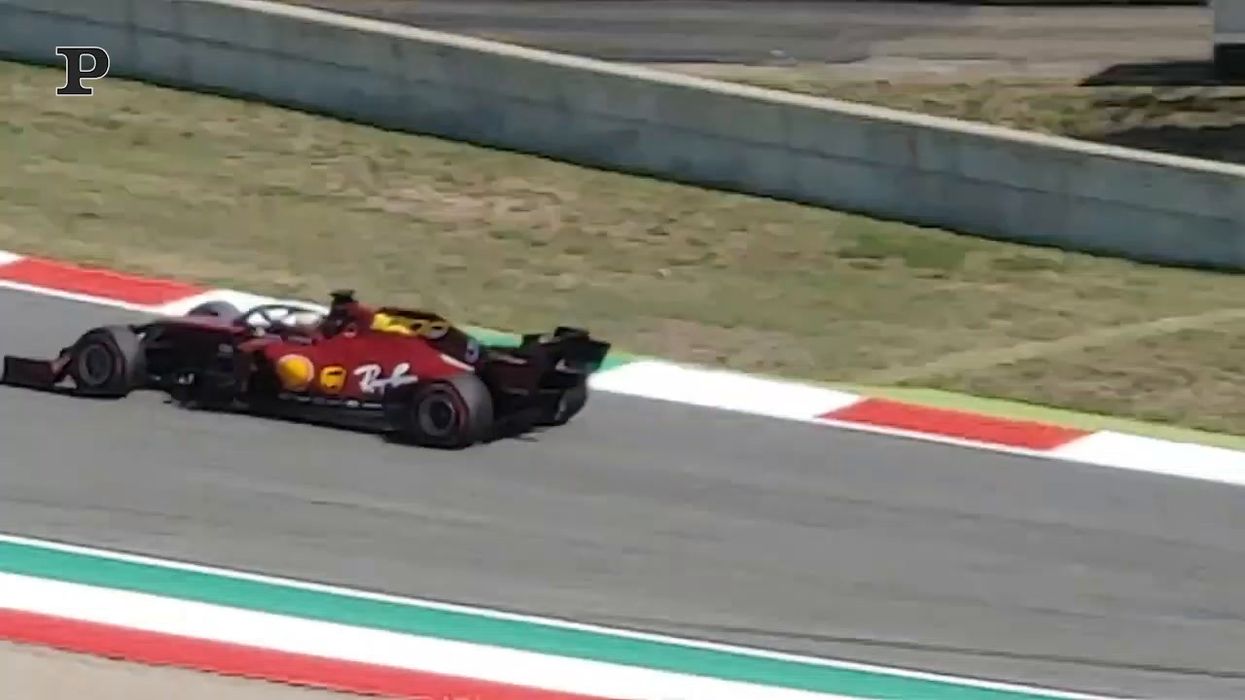 La Ferrari rosso amaranto al Mugello per il millesimo Gran Premio | video