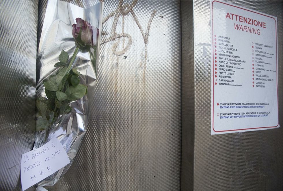 Roma, tre denunciati per la morte del bambino nella metro