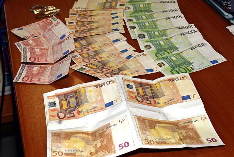 Banconote, 20 e 50 euro le più falsificate: come riconoscerle e cosa fare