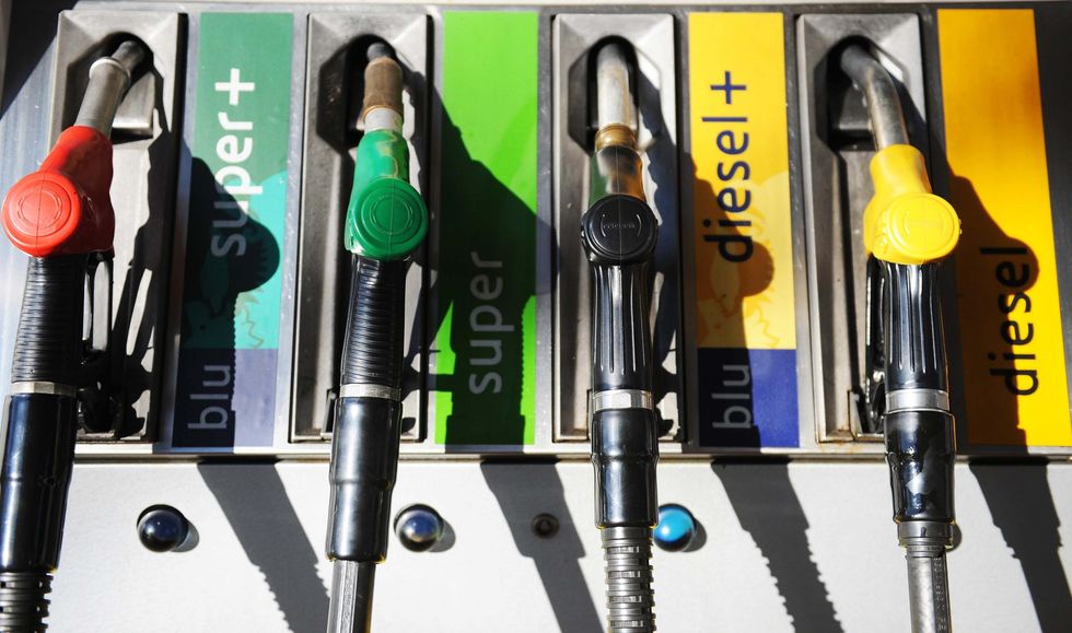 Italian government thinks of way to reduce fuel price