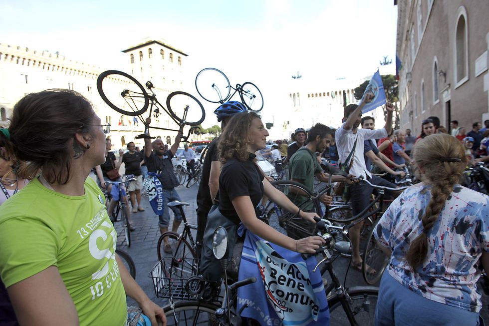 In Italy bikes outsell cars in 2011 for first time since Second World War