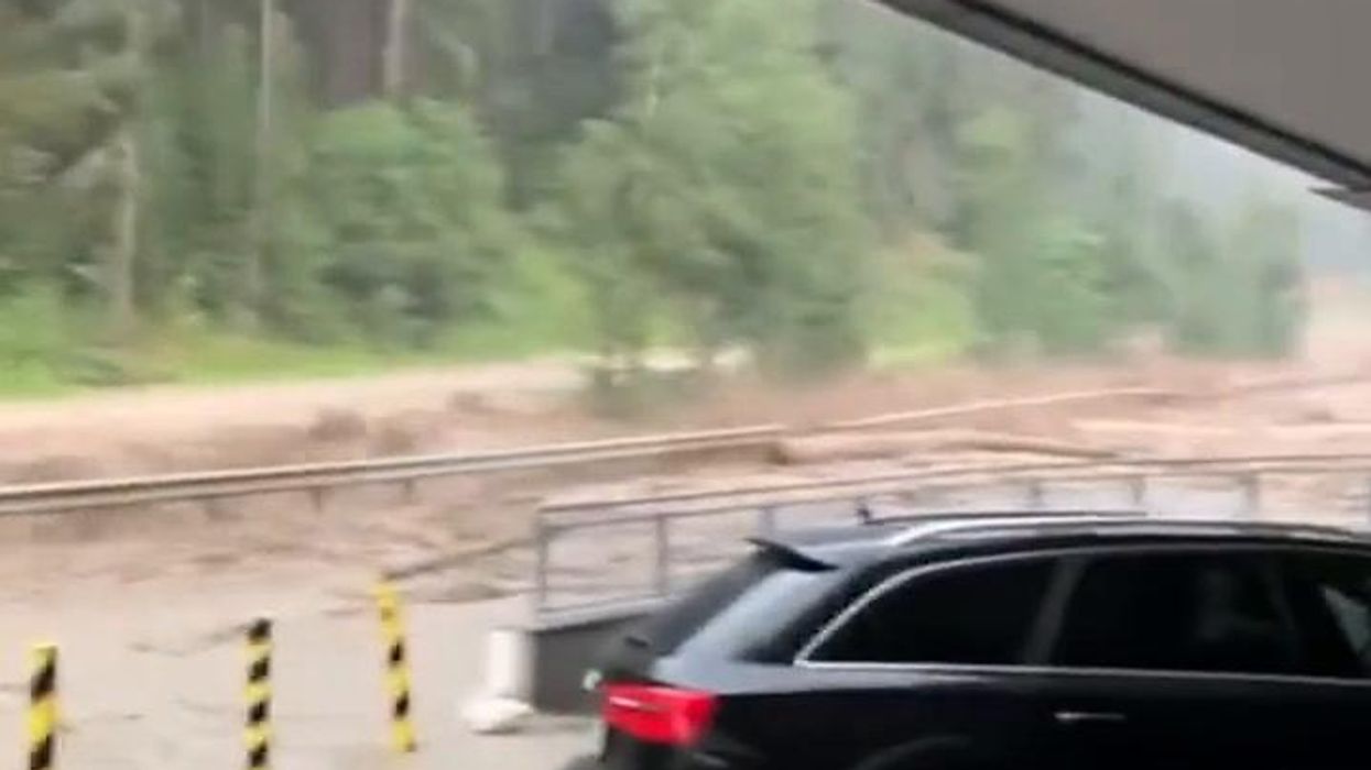 Valdaora, alluvione e frane. Distrutto un ponte | video