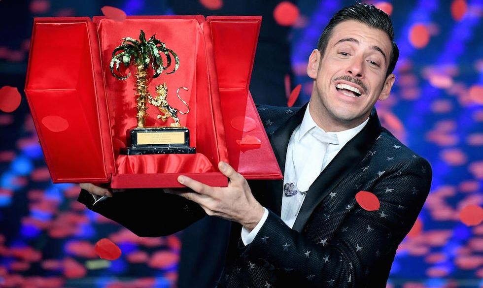 Francesco Gabbani vince Sanremo 2017 con "Occidentali's Karma": il momento del verdetto