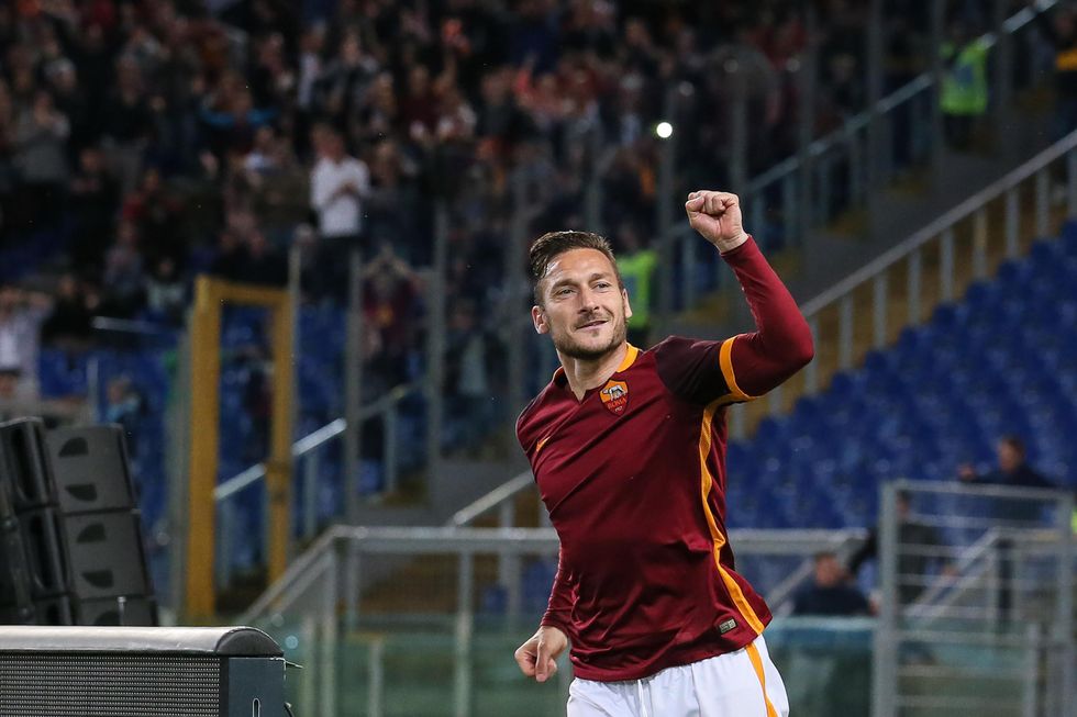 Totti rinnova con la Roma: un anno in campo poi sarà direttore tecnico