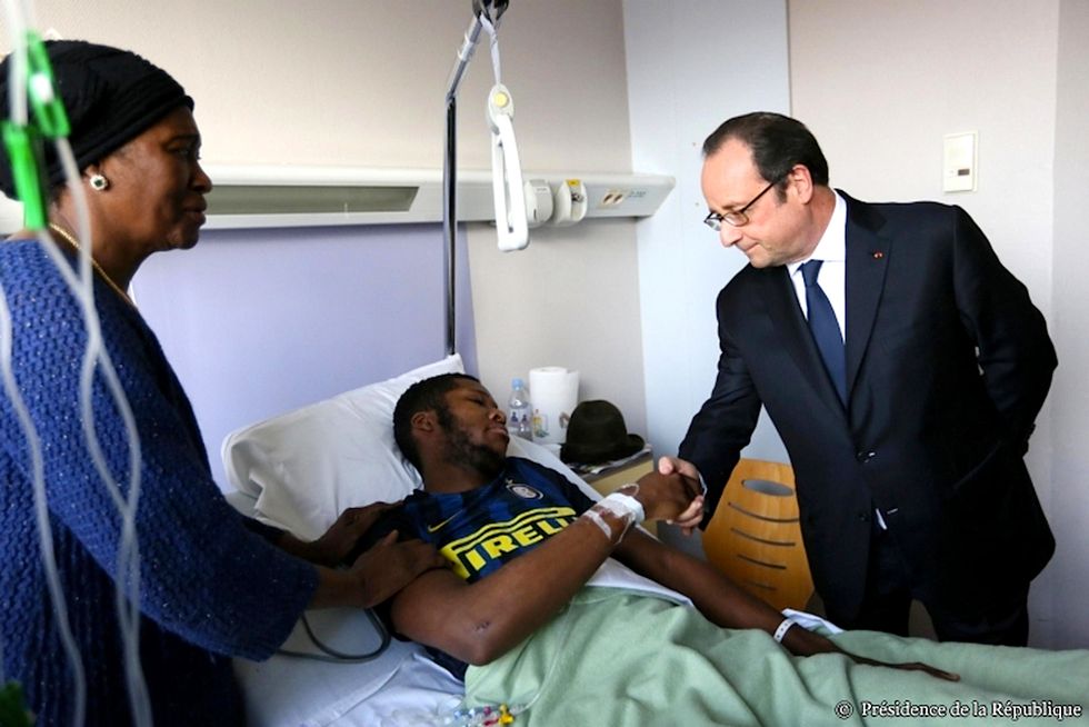 Francia: Hollande al capezzale di ThÈo, sar‡ fatta giustizia