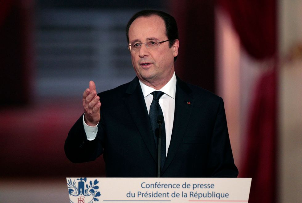 Hollande: sgravi alle imprese per 30 miliardi di euro