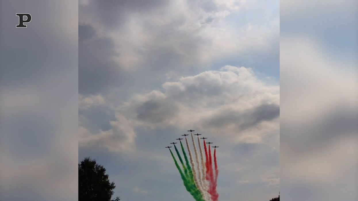 Frecce Tricolori a Monza sopra l'autodromo per la Formula 1 | video