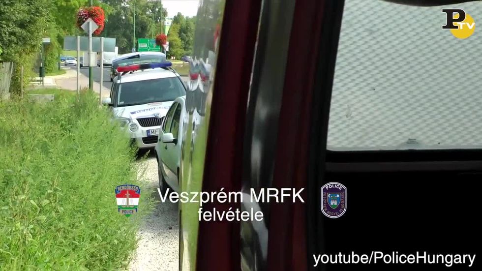 furgone italiano arrestato polizia ungheria 33 profughi siria