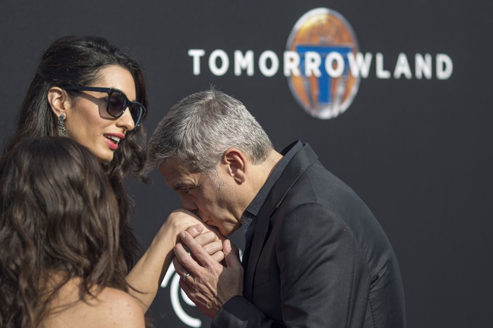 Amal lascia George Clooney (per lavoro) e appare un po' "sciupata"