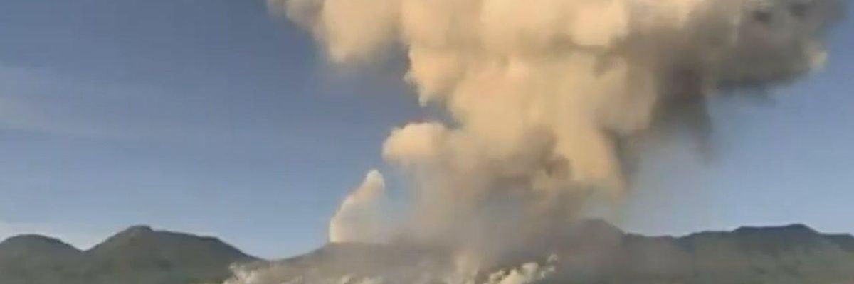 Gigantesca eruzione vulcanica in Costa Rica | video