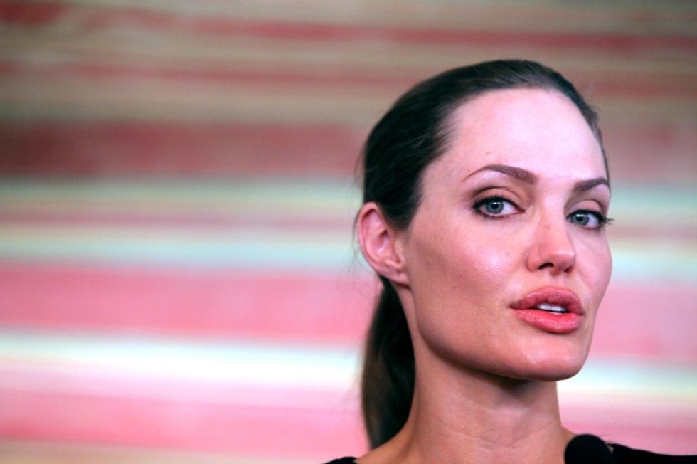 Angelina Jolie: epatite C e trapianto di fegato? Probabile bufala