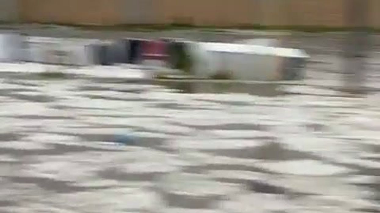 Arabia Saudita, grandinate ed inondazioni a Taif | video