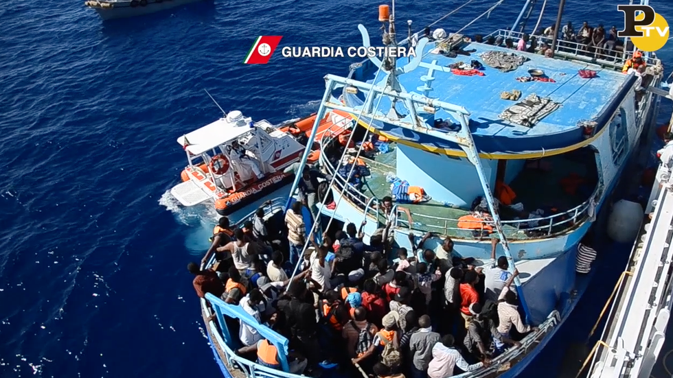 guardia costiera salvataggio migranti