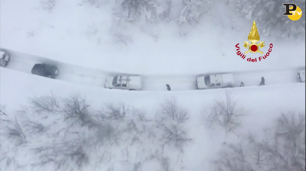hotel rigopiano video colonna soccorsi bloccata neve