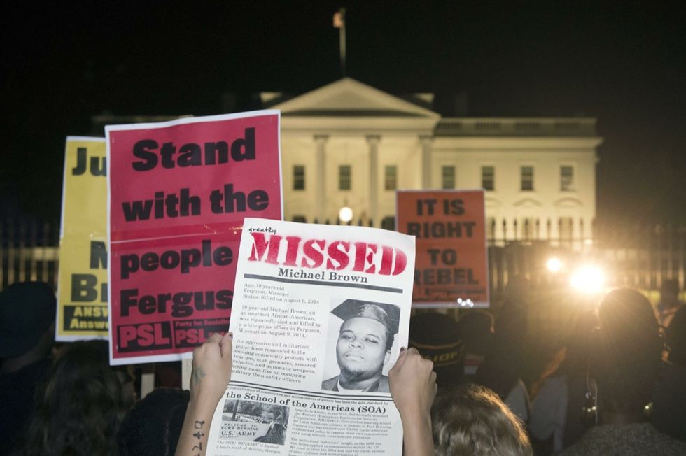 Ferguson: perché il poliziotto che ha ucciso Michael Brown non è colpevole