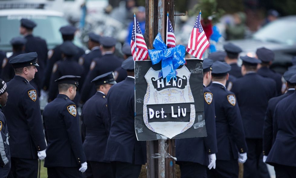 New York: la rabbia dei poliziotti non si placa
