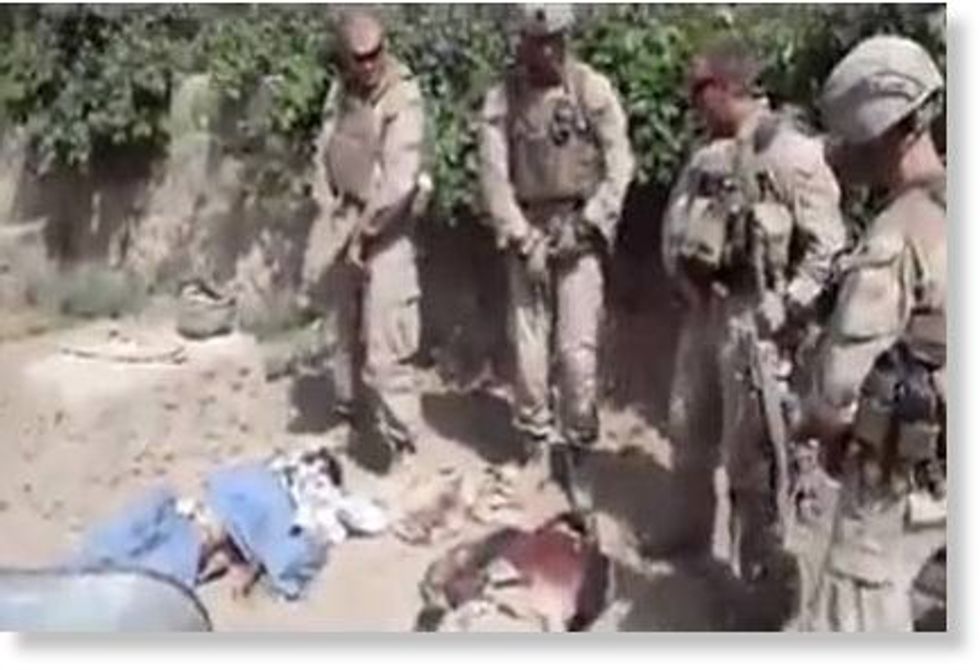 Urinò sui talebani morti ma non si pente