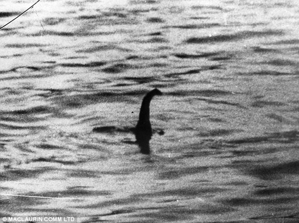 Il mostro di Loch Ness catturato e portato a Londra: svelata la trama inglese