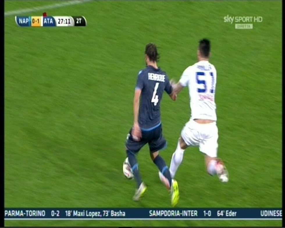 28° giornata - Pinilla, gol irregolare. All'Inter manca un rigore, al Milan no...