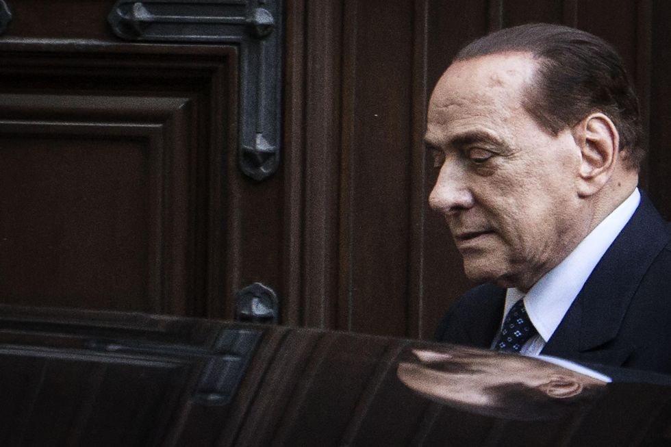 Berlusconi: "Basta polemiche, serve partito unito"