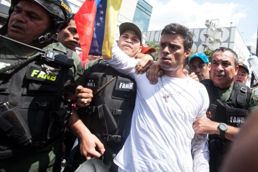 Venezuela, Maduro mostra i muscoli contro i "fascisti"