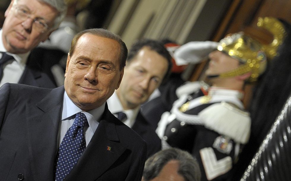 Renzi nei guai, Berlusconi sugli allori