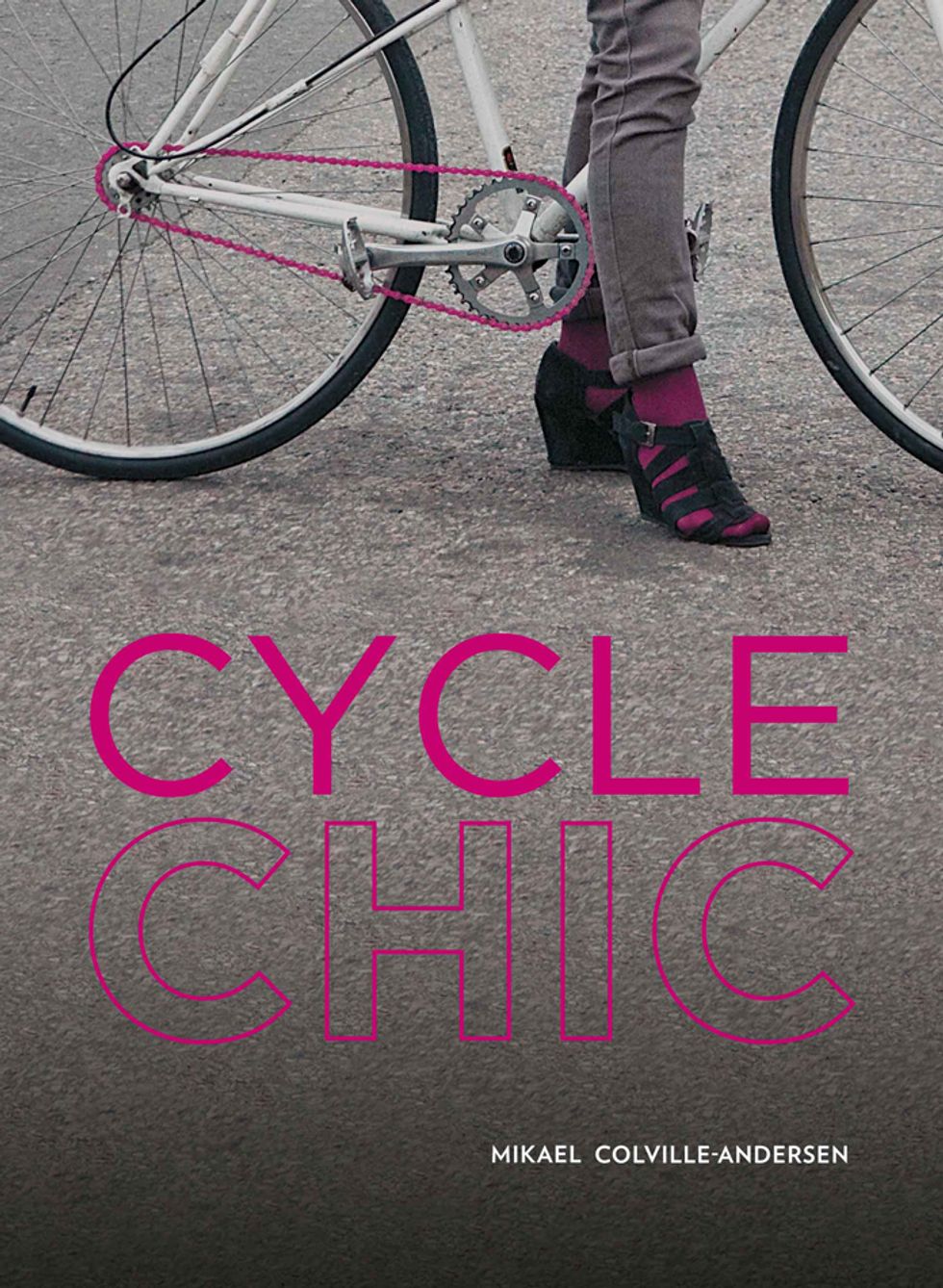 "Cycle Chic, pedalando con stile". Ovvero, lo street style a due ruote