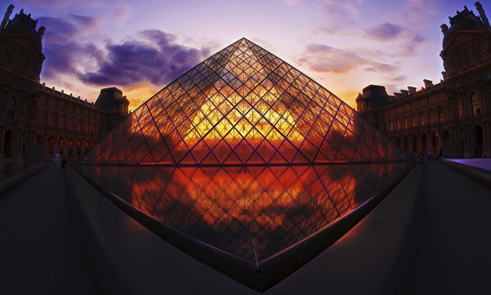 Il Louvre di Parigi, la Piramide