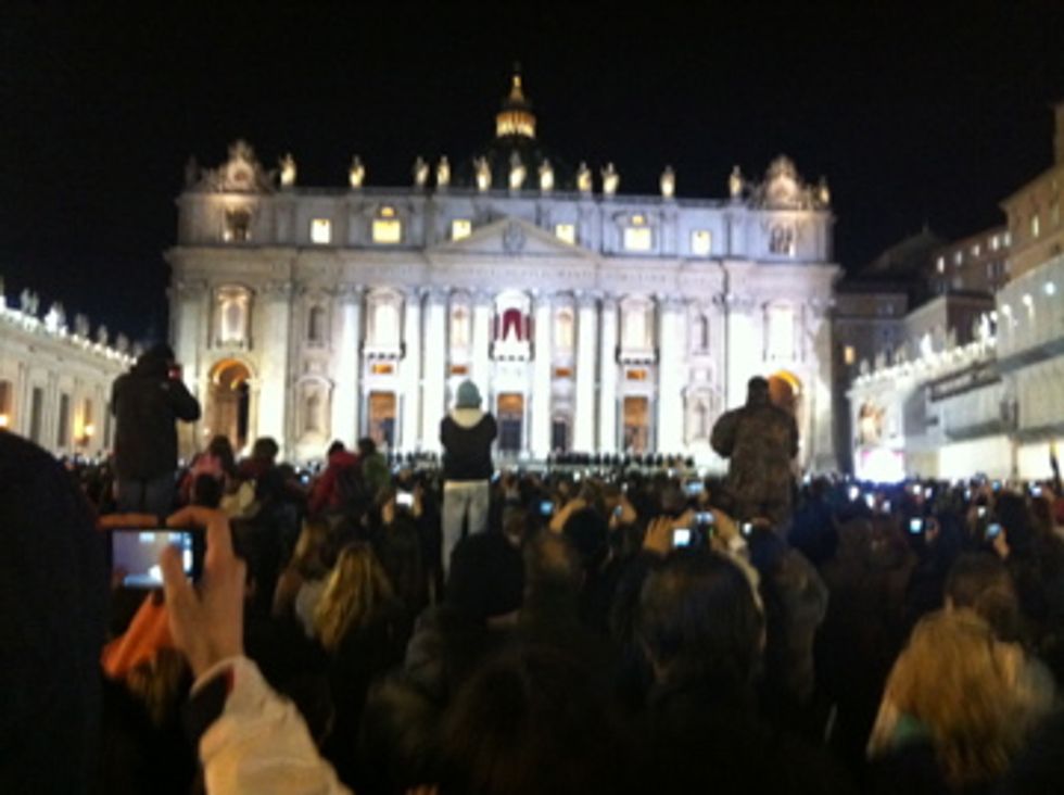 Francesco: per i fedeli in piazza è già il "Papa del popolo"