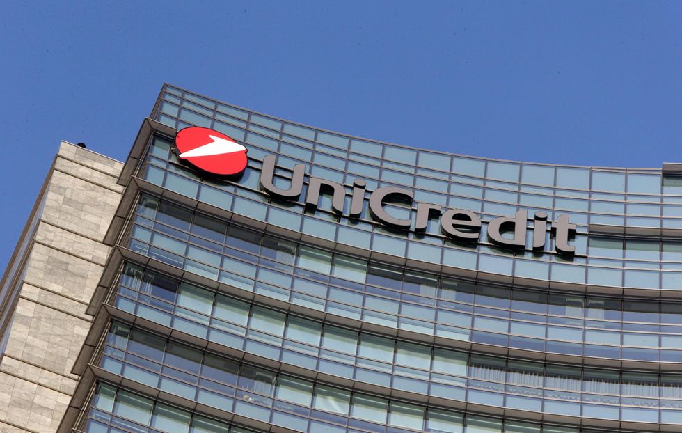 Unicredit cede il 20% di FinecoBank