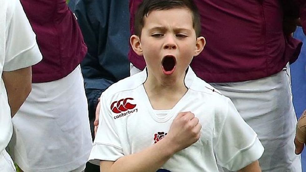 L'Inghilterra pazza per Harry Westlake, il bimbo di 6 anni che grida l'inno