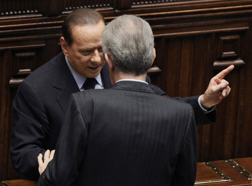 Lo spread torna a salire: i mercati temono l'addio di Monti o il ritorno di Berlusconi?