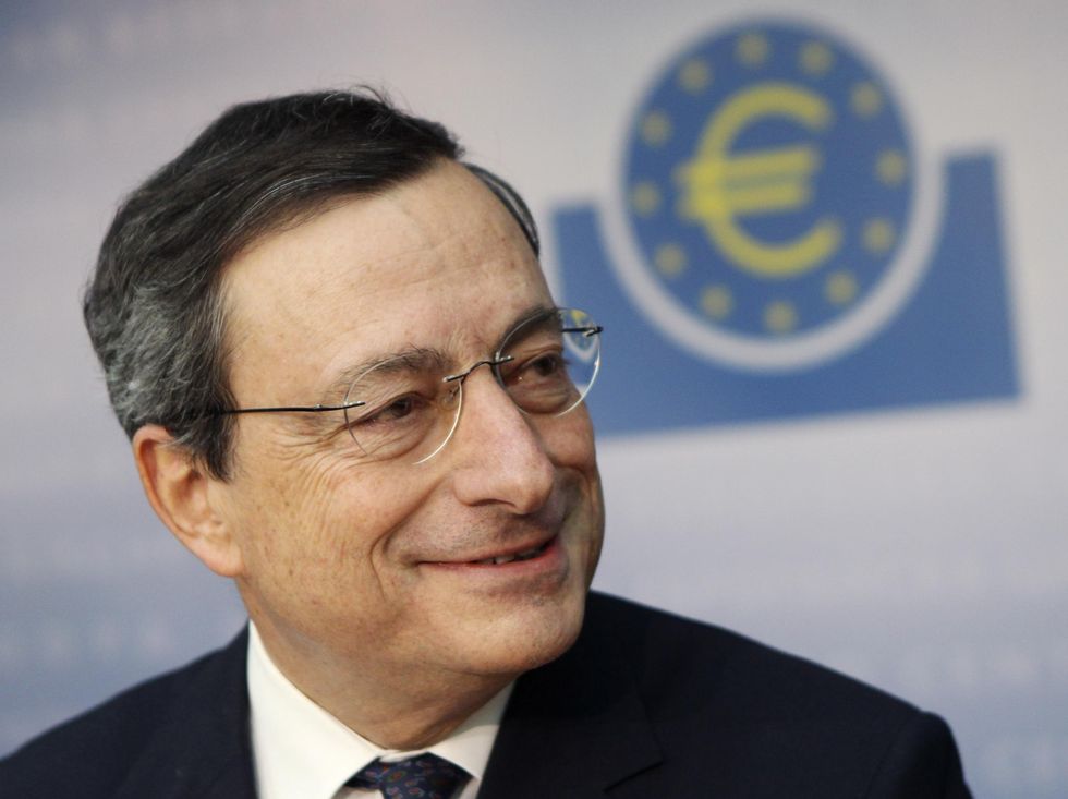 Mario Draghi tira dritto ma temporeggia. E così delude i mercati