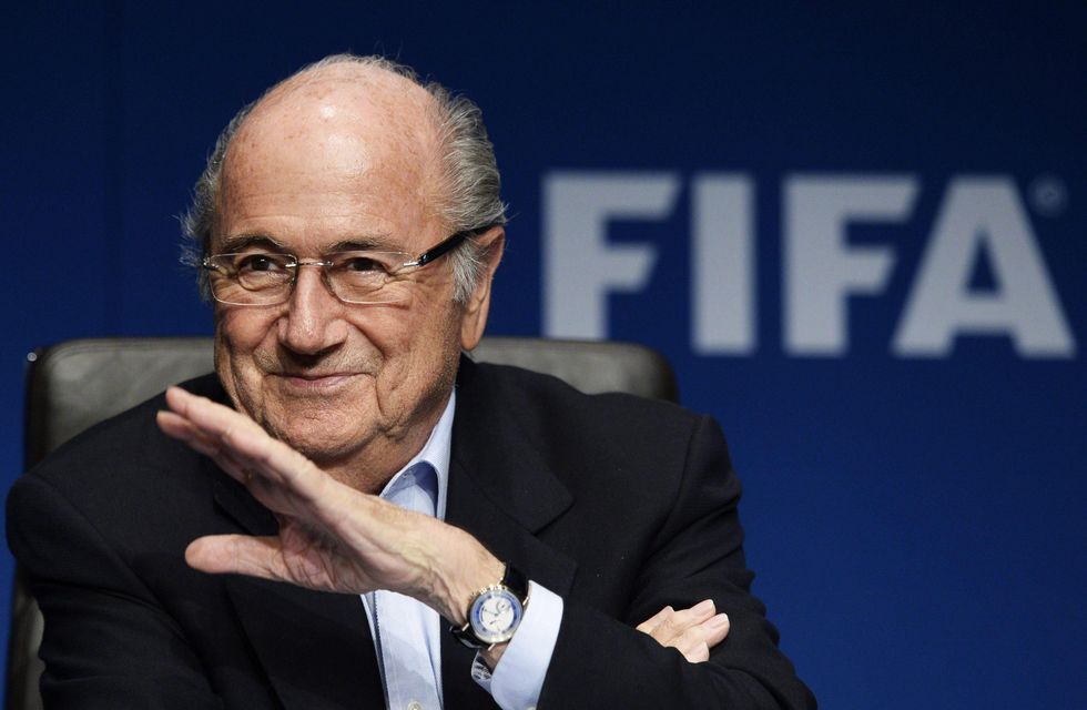 10 idee folli (e mai applicate) di Blatter, padrone della Fifa