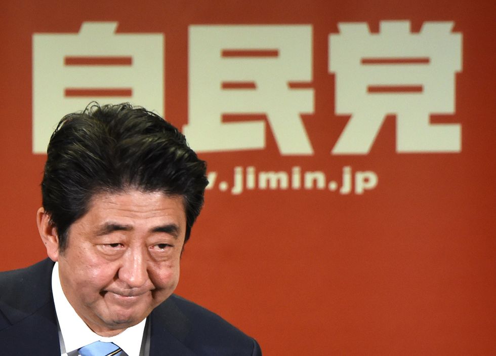 Le 3 carte di Shinzo Abe per rilanciare l'economia giapponese