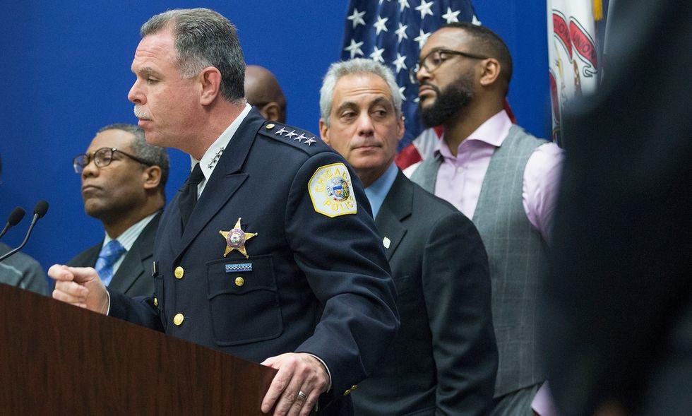 Il rapporto choc: la polizia di Chicago è razzista
