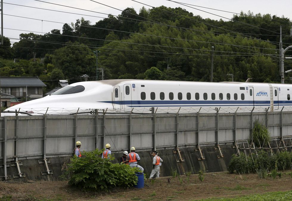 Giappone: suicidio sul "treno proiettile"
