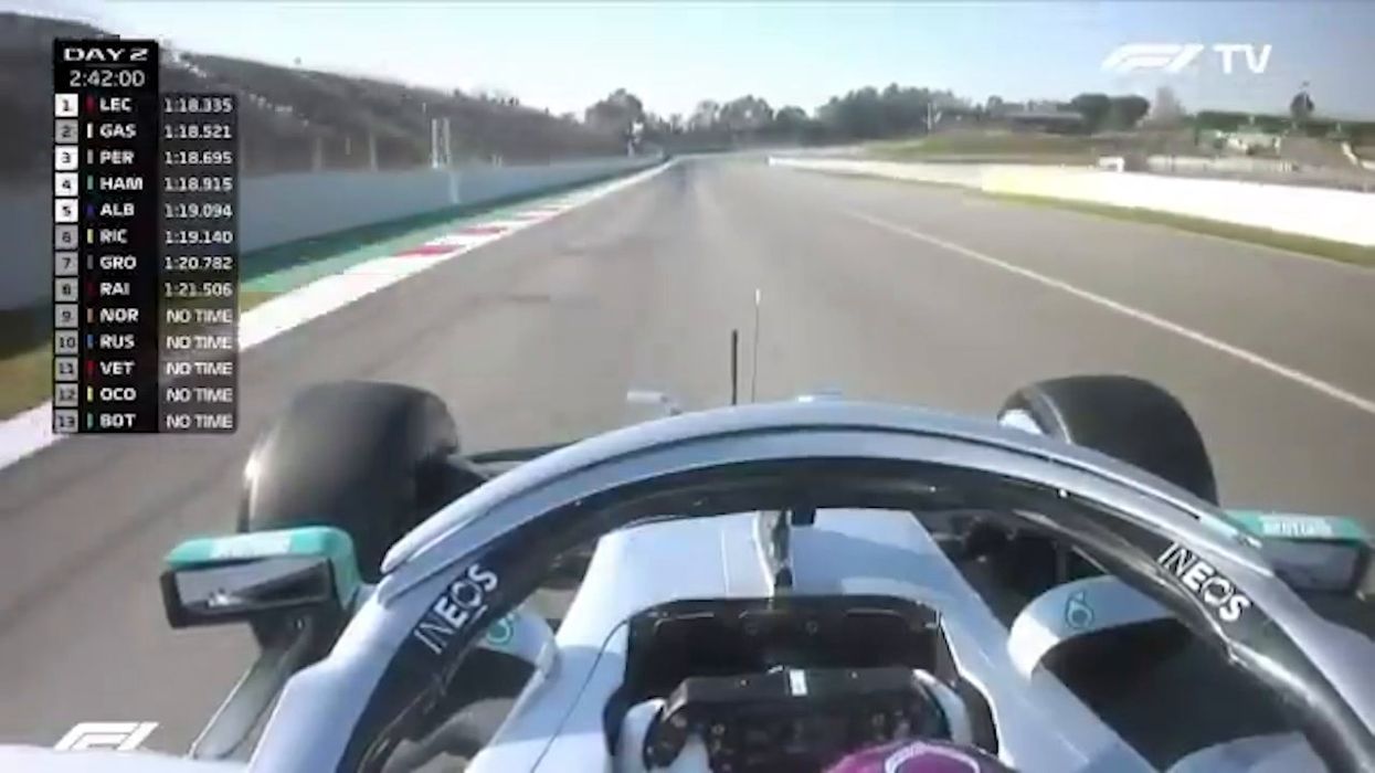 Formula 1: il volante della Mercedes che si muove avanti e indietro