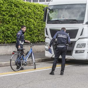 Milano ciclista incidente