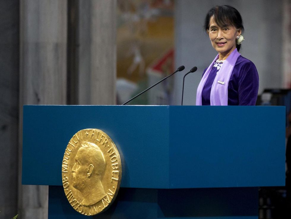 Il Nobel a Aung San Suu Kyi in 18 foto