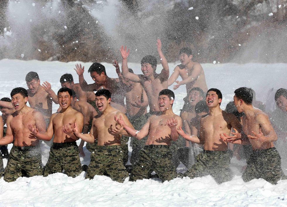 Soldati alla prova del freddo in Corea del Sud