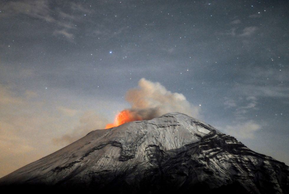 Il vulcano Popocatepetl in attività e altre foto del giorno, 21.5.13
