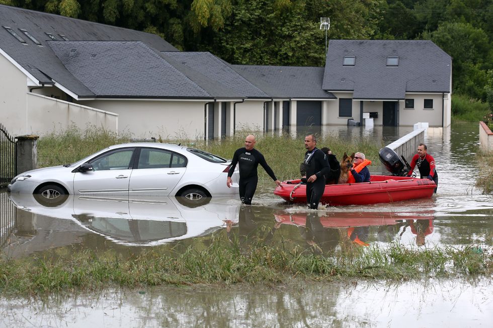 L'alluvione in Francia e altre foto del giorno, 19.6.13