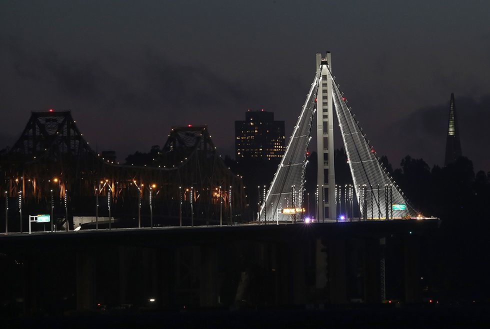 Il Bay Bridge di San Francisco riaperto