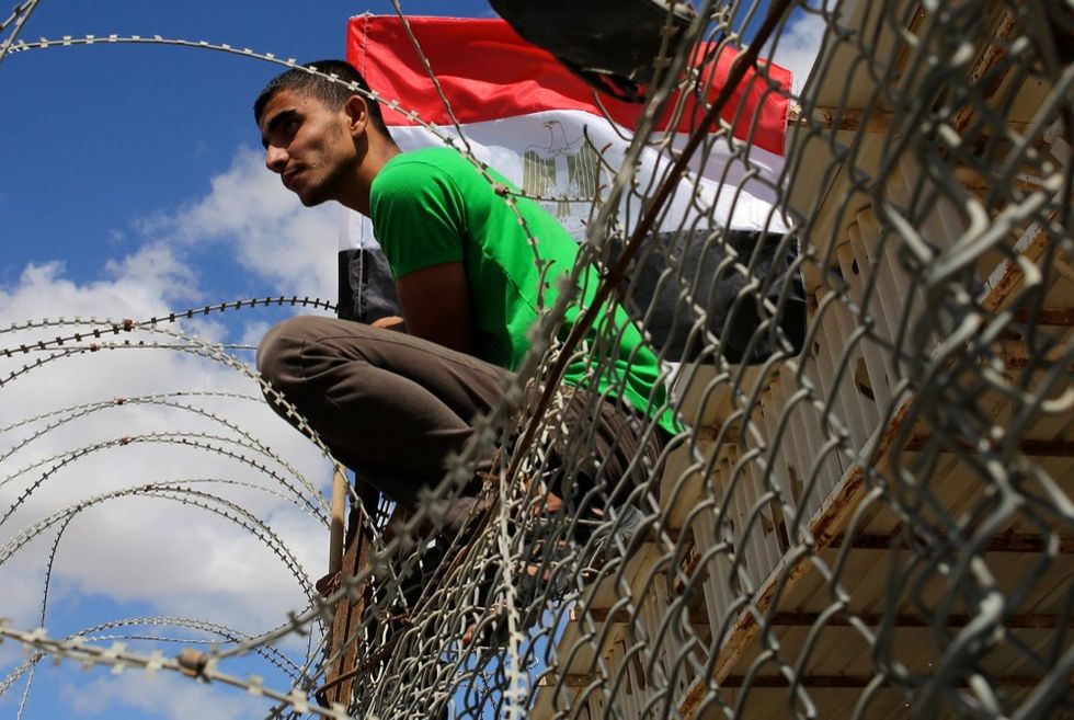 Gaza: scene di tensione al confine con il Sinai egiziano